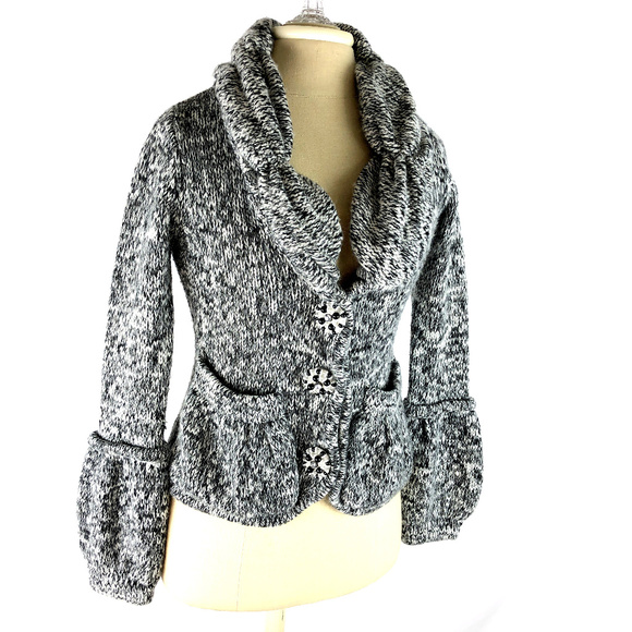 BCBGMaxAzria Sweaters - BCBGMaxazria Knit Button Down Sweater W Pockets